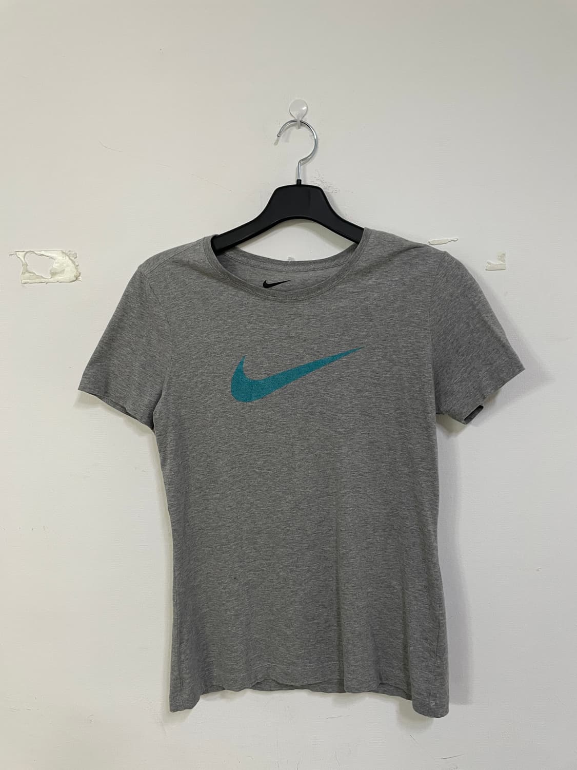 나이키 스우시 반팔 티셔츠 그레이 상품이미지3