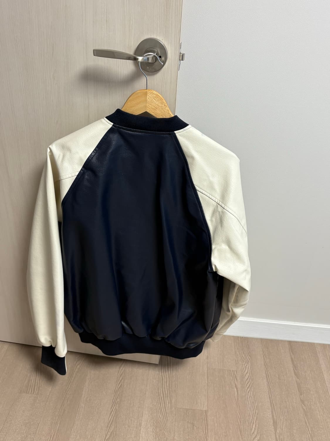 레더 바시티 자켓 상품이미지5