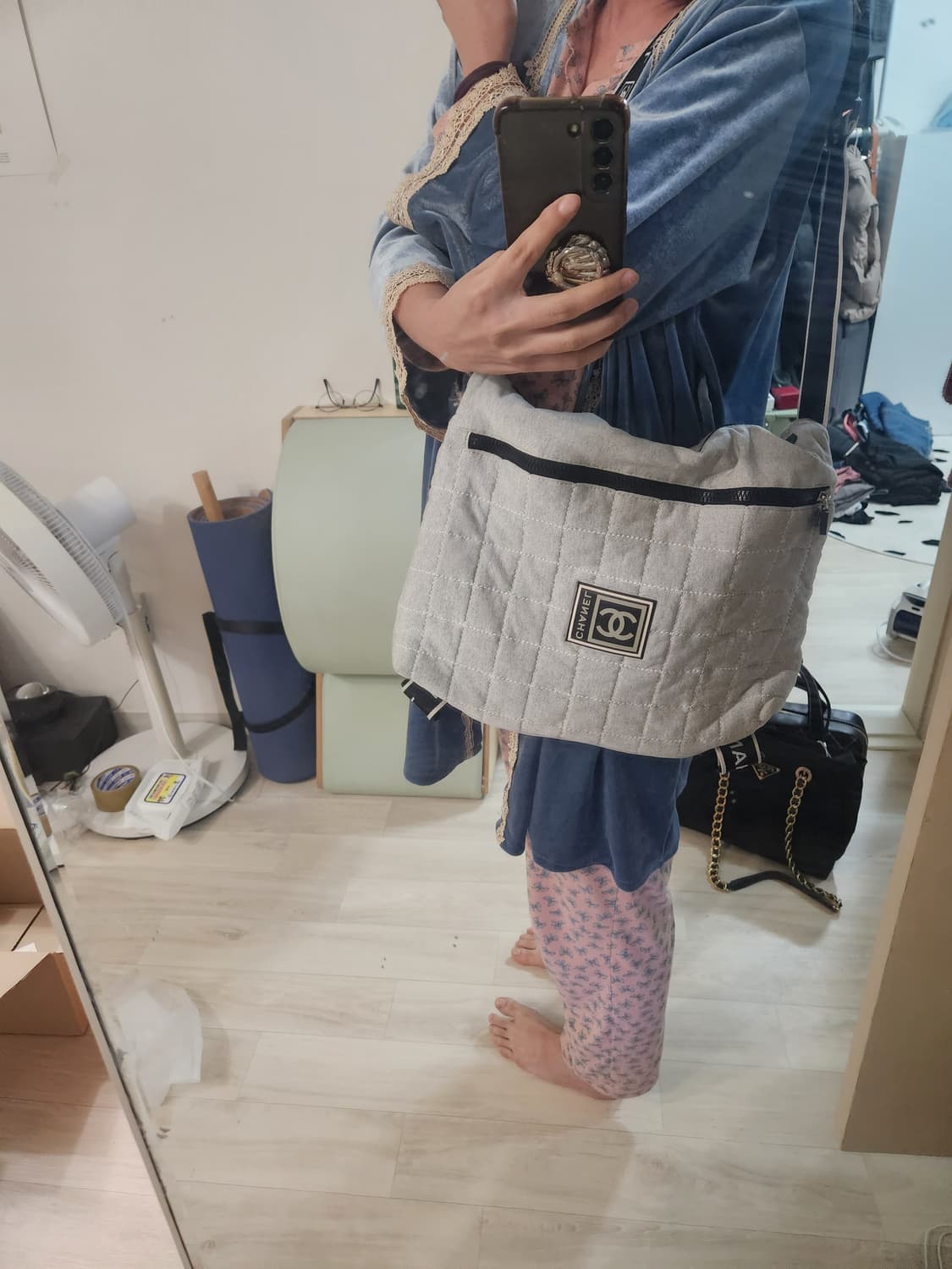 샤넬 스포츠 라인 멜란지 그레이 퀼팅 클라우드 버클 메신저백 상품이미지6