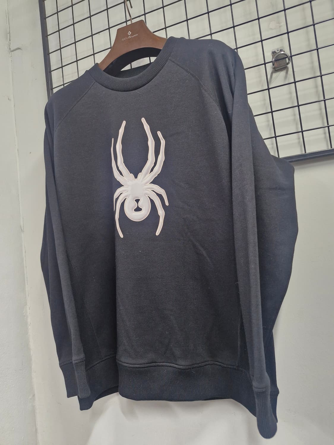 105XL 스파이더 빅로고 기모 맨투맨. 상품이미지3