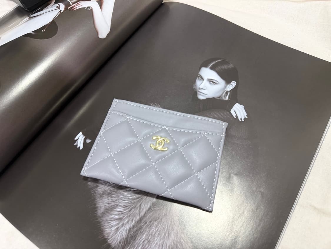 샤넬뷰티 램스킨 카드지갑 그레이 풀박스 상품이미지3