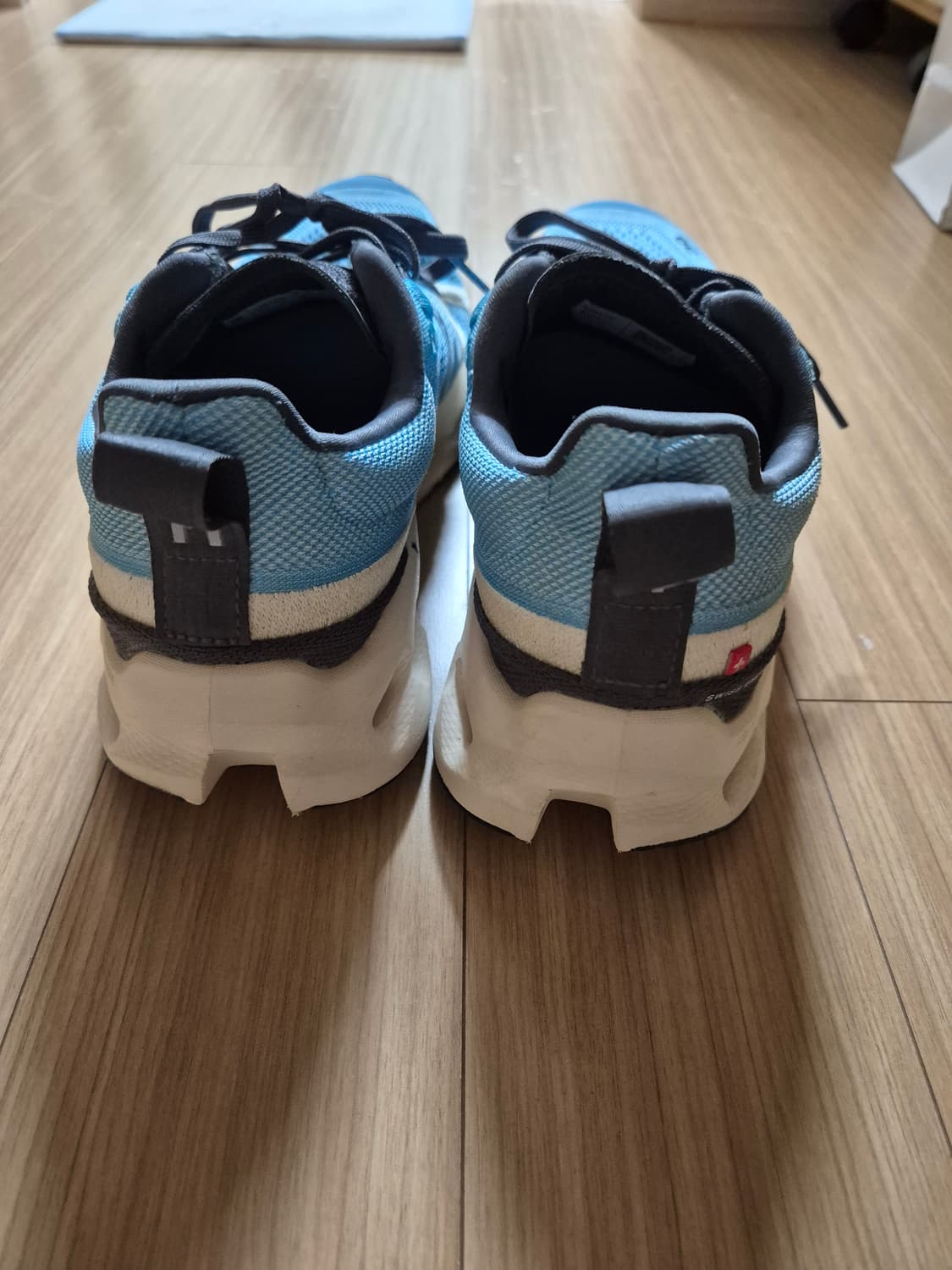 온러닝 클라우드 서퍼 트레일 호라이즌 크림 상품이미지3