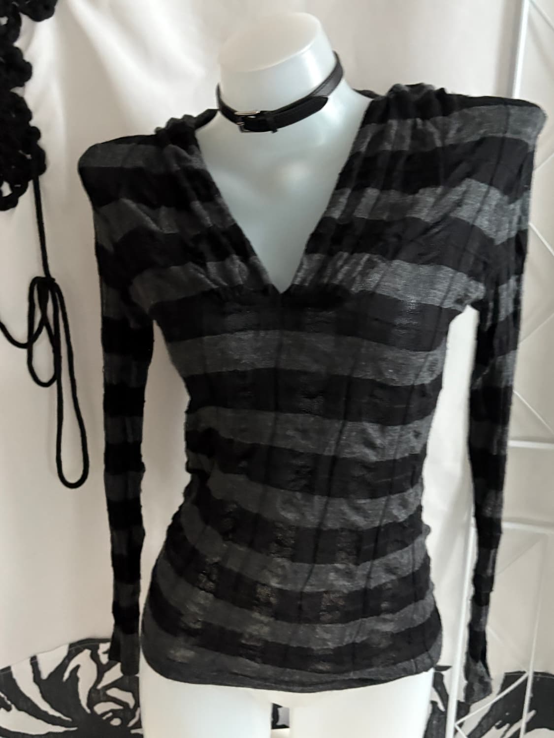 • striped knit hood  • 상품이미지3