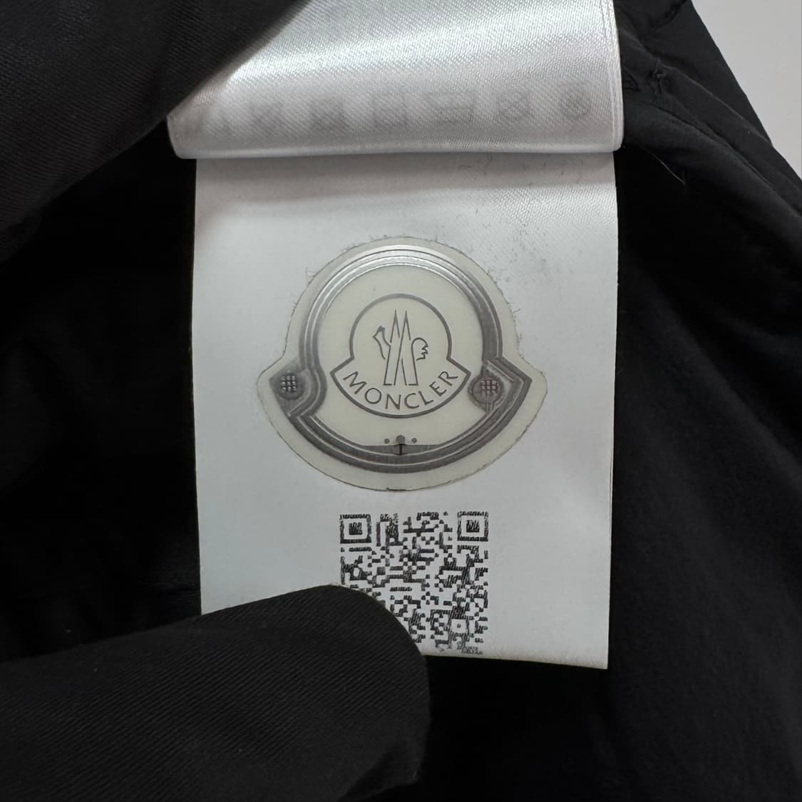 [3사이즈] 몽클레어 지니어스 프라그먼트 롱 패딩 블랙 상품이미지10