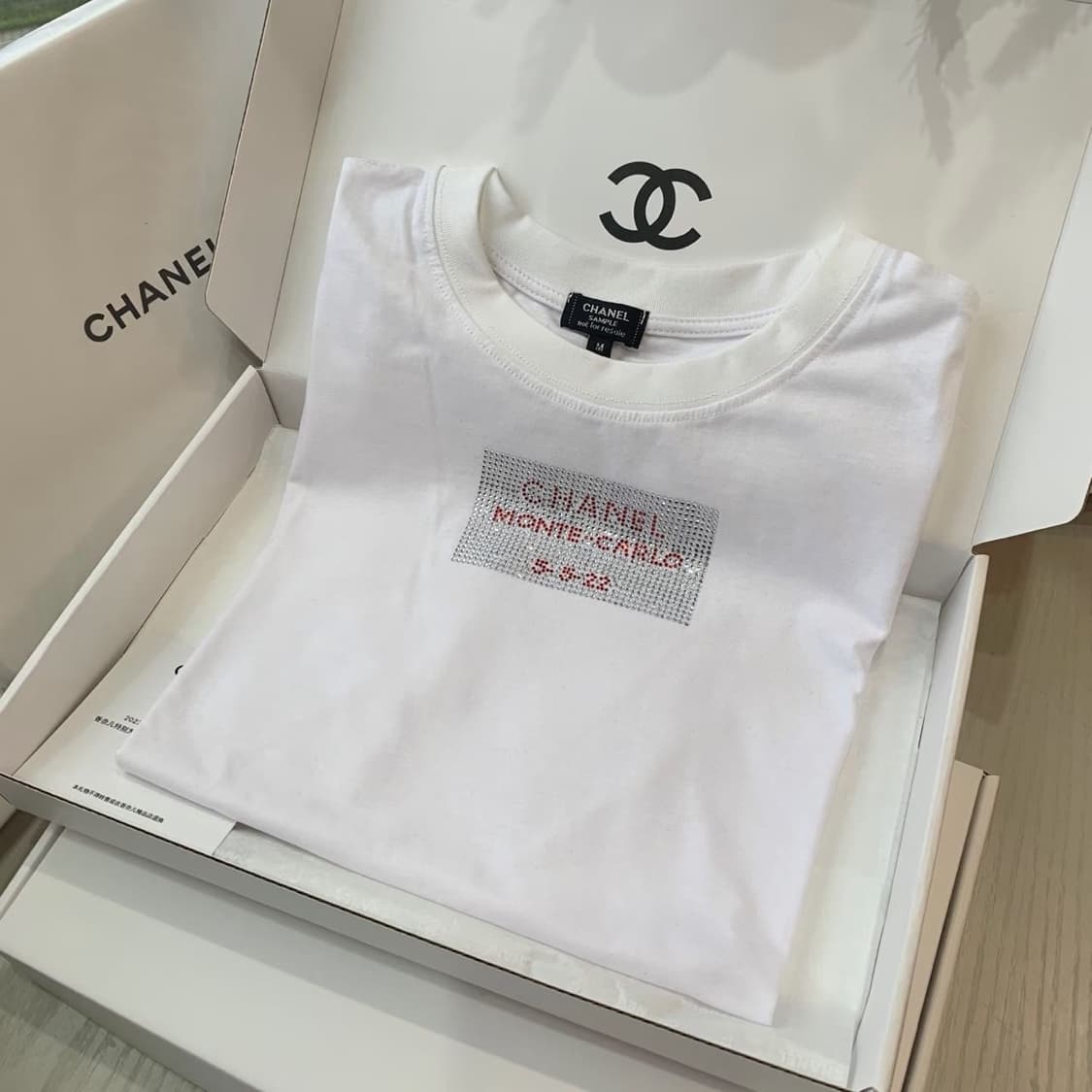 샤넬뷰티 라인스톤 몬테카를로 티셔츠 + 파우치 세트포장 상품이미지1