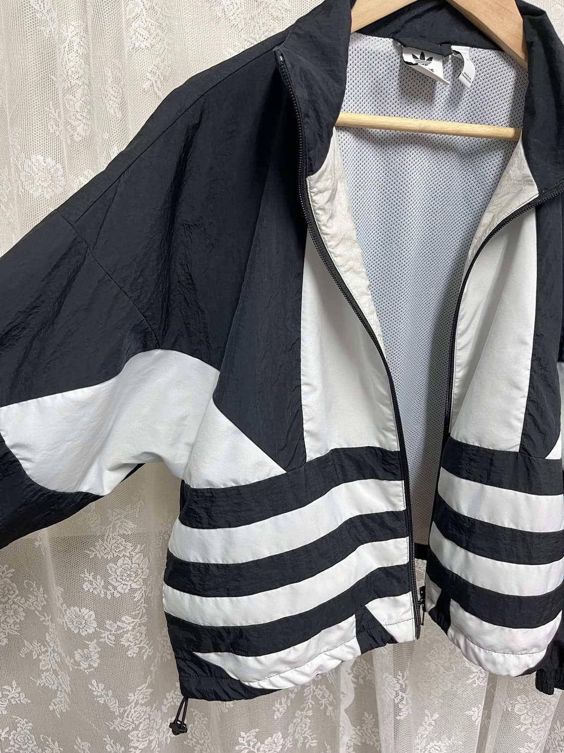 M) 아디다스 크롭 바람막이 자켓 블랙 상품이미지4