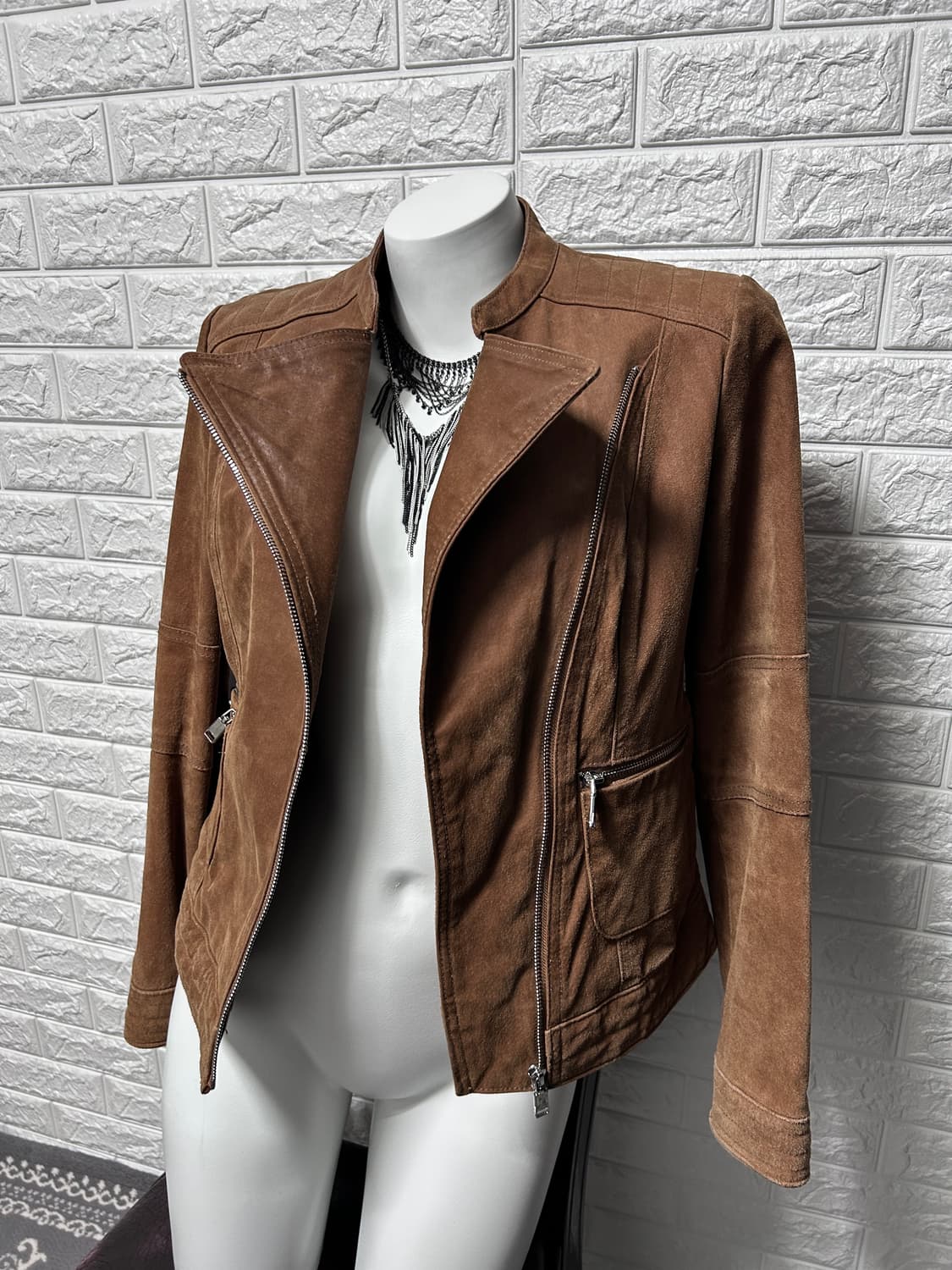 BATA 사선 브라운 스웨이드 자켓 상품이미지2