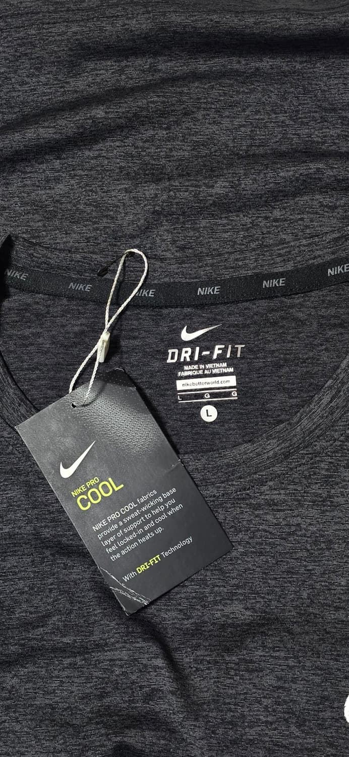 나이키 드라이핏 반팔 티셔츠 L 미사용 상품이미지3