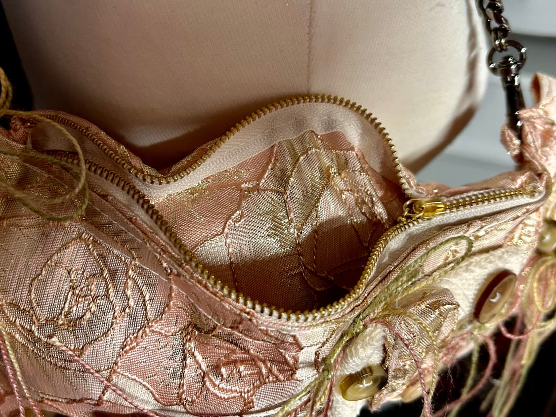 ･:*+. 핸드메이드 오리엔탈 그런지 플라워 단추 쿠션 가방 상품이미지5