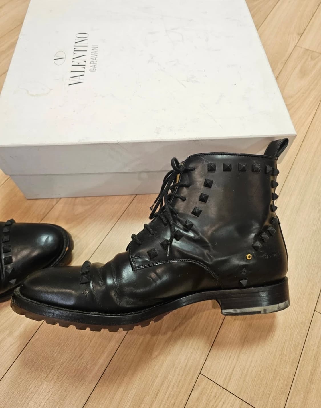 발렌티노 락스터드 앵클 부츠 블랙 42 상품이미지6