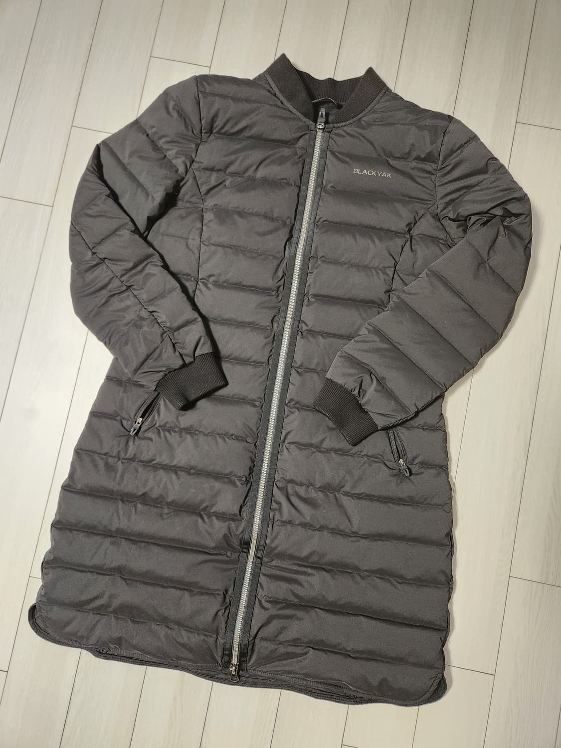 블랙야크 L켈리 다운 자켓 사이즈95(m)

스포츠웨어/아우터/구스다운점 상품이미지1