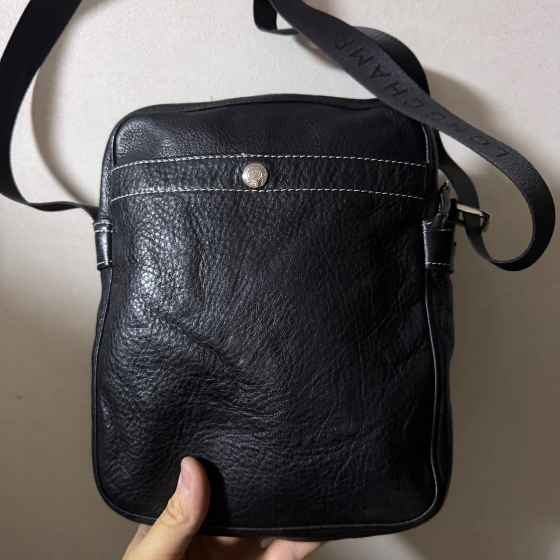 롱샴 남성 캐주얼 레더 크로스백 상품이미지4