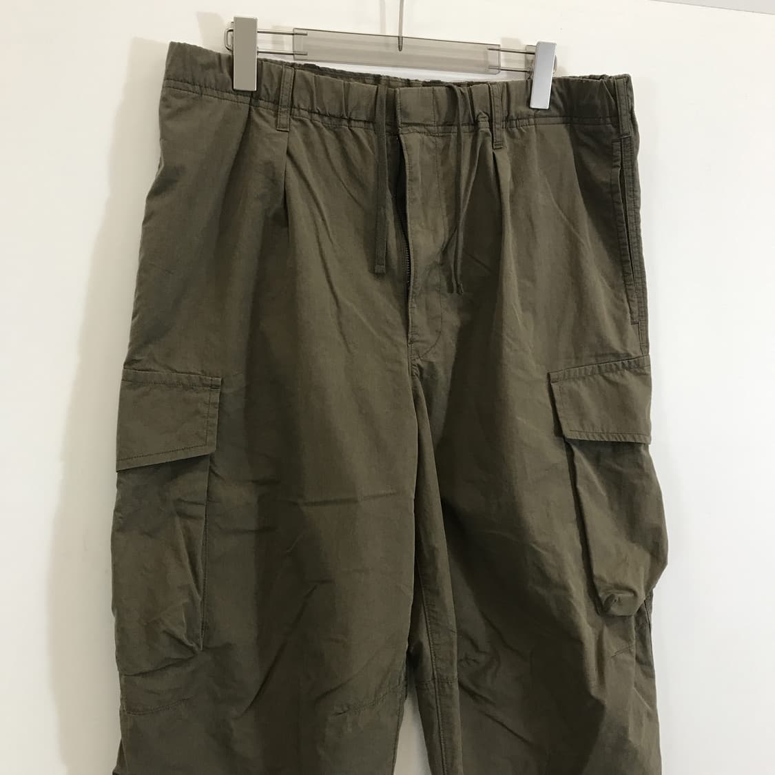 유니클로U 와이드핏 파라슈트 카고 [L] 상품이미지2