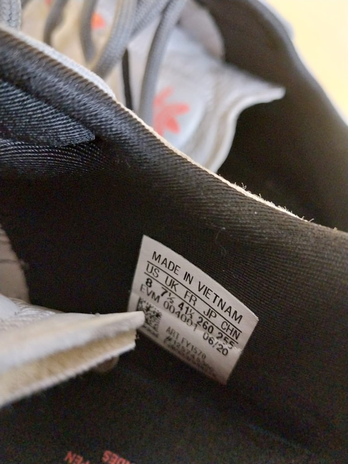 남성 아디다스 오즈위고 그레이블랙 유틸리티 그린 운동화 (260) 상품이미지9