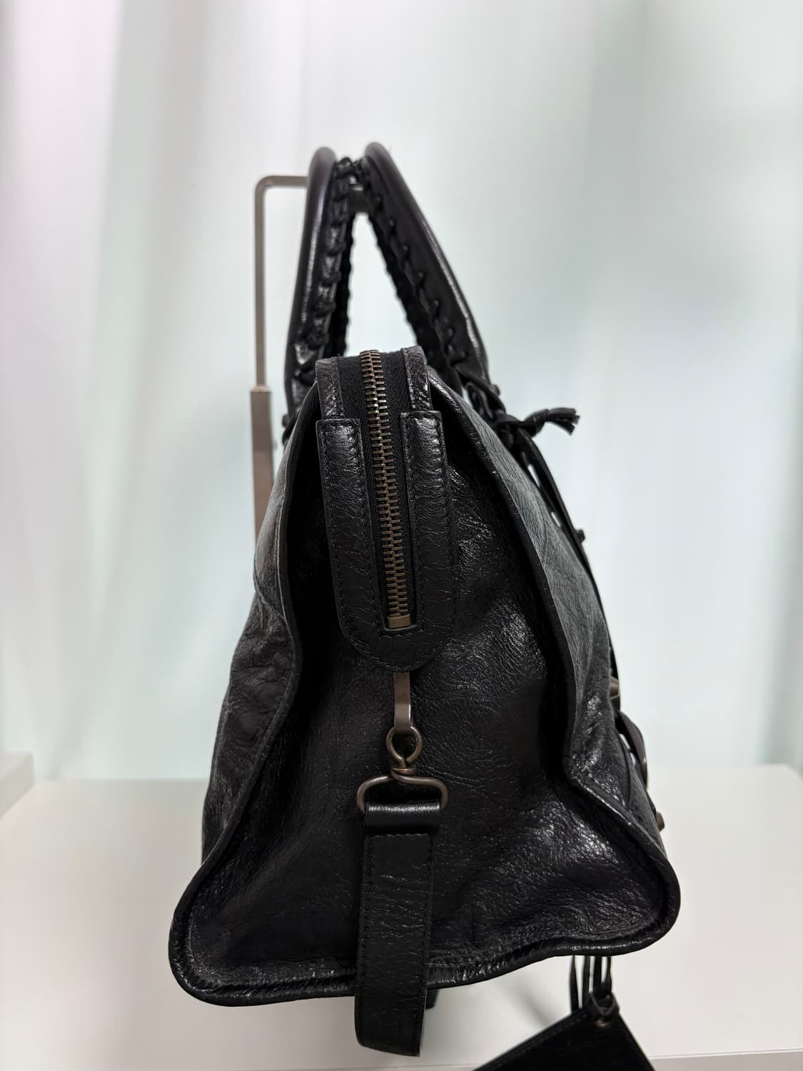 발렌시아가 파트타임 모터백 블랙 상품이미지7