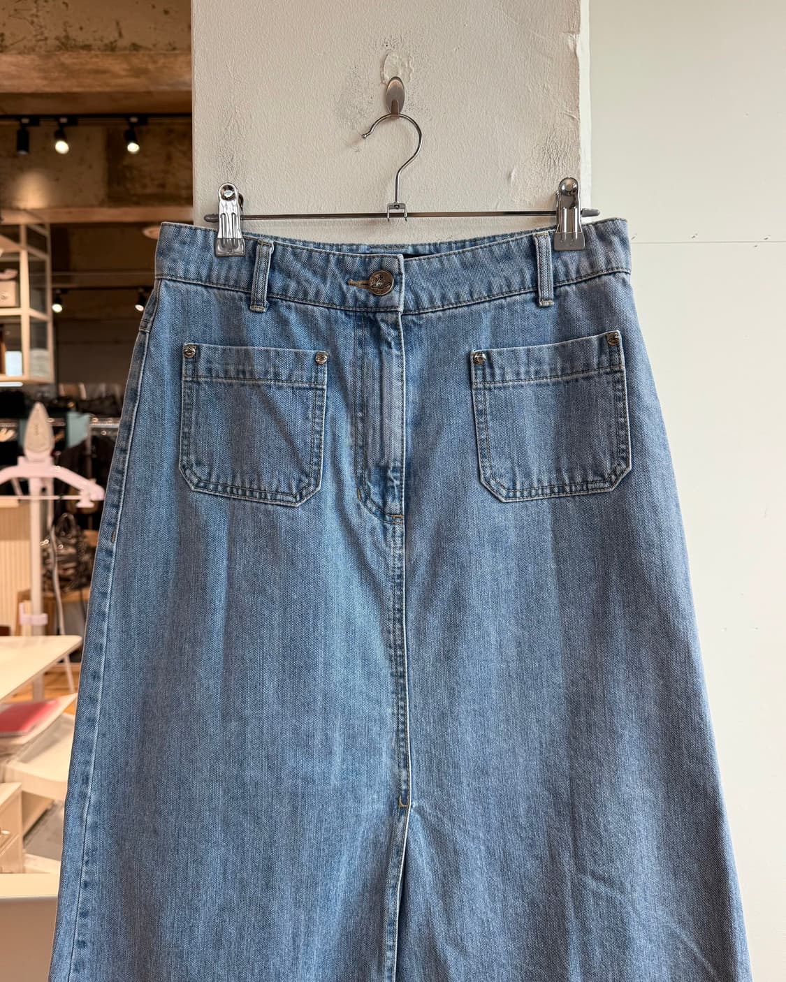 비비안웨스트우드 데님 orb자수 미디스커트  상품이미지3