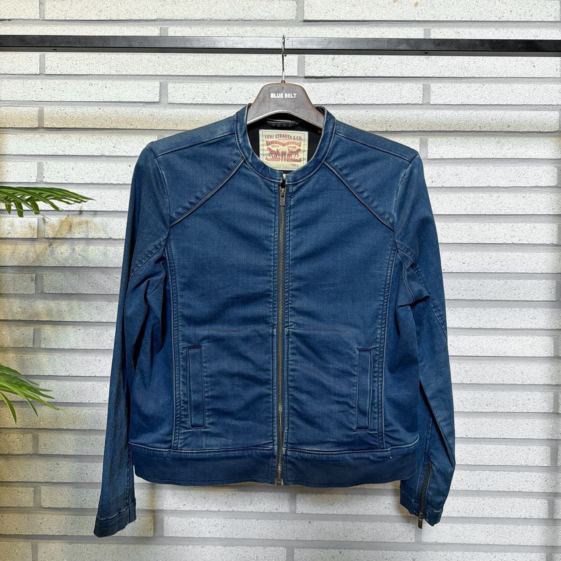 리바이스 데님 바이커 자켓 라인절개 소매지퍼 디테일 인디고블루 상품이미지2
