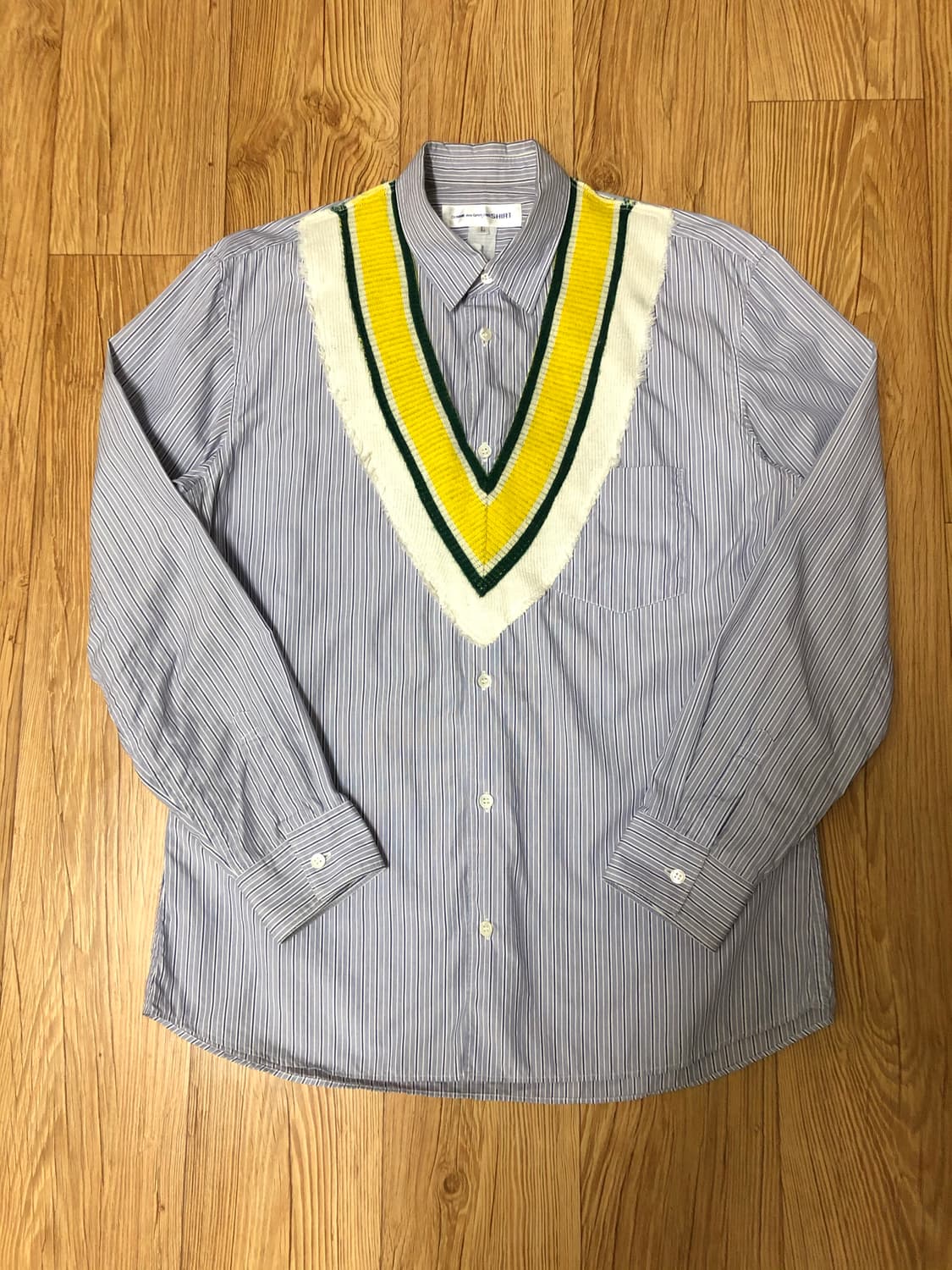 꼼떼가르송 브이넥라인 니트 패치 스트라이프 셔츠 상품이미지1