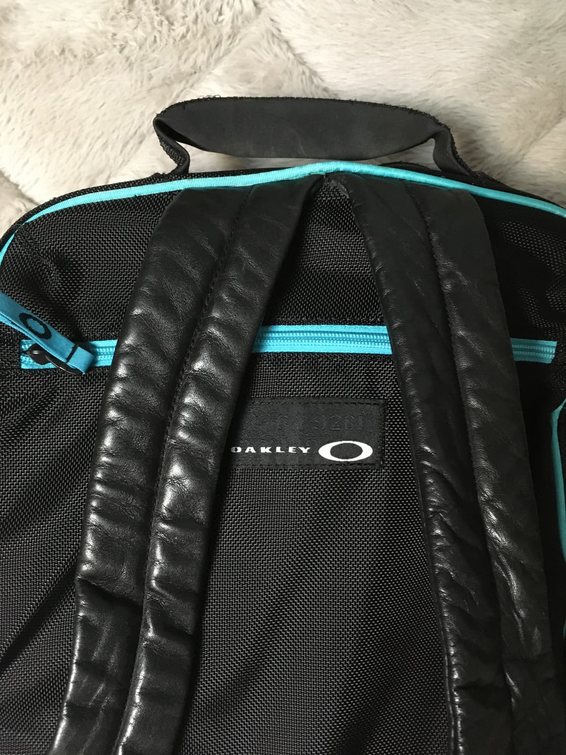 oakley vintage square bag 상품이미지4