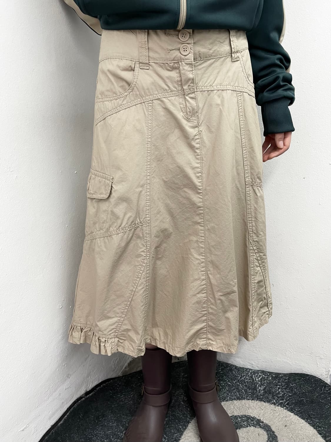 베이지 포켓 프릴 카고 스커트 상품이미지5