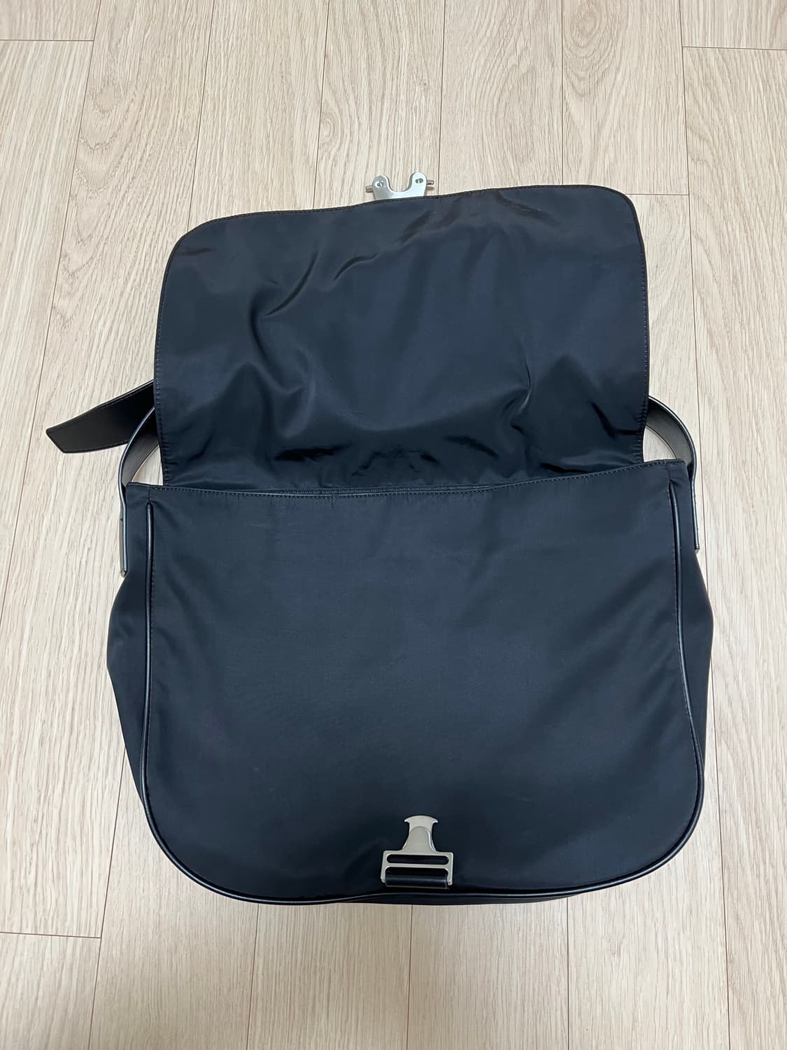 마뗑킴 빅 버클백 블랙 상품이미지3