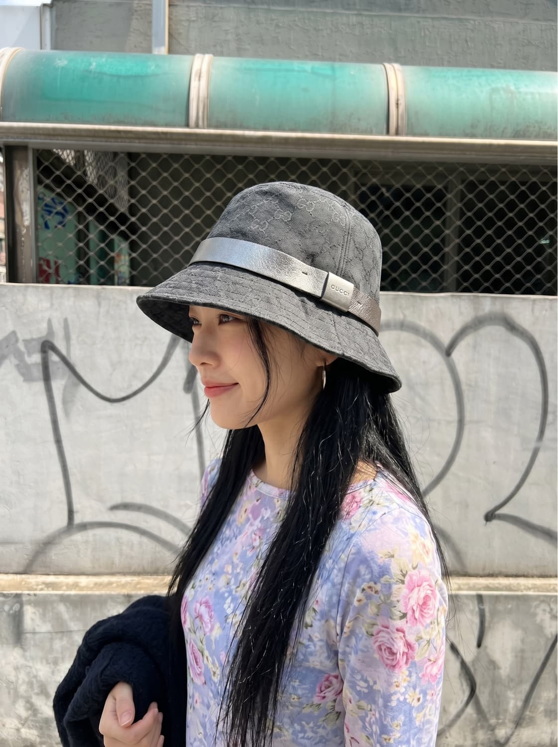 구찌 GG모노그램 레더 블랜딩 버킷햇 상품이미지1
