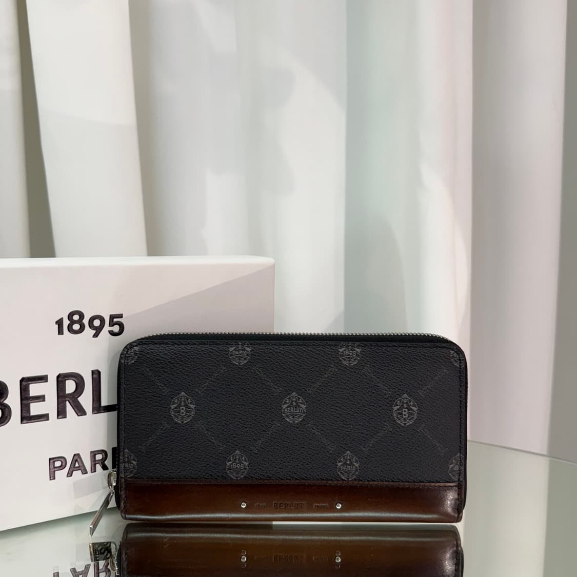 벨루티 시그니처 캔버스 앤 레더 지퍼 장지갑  상품이미지1