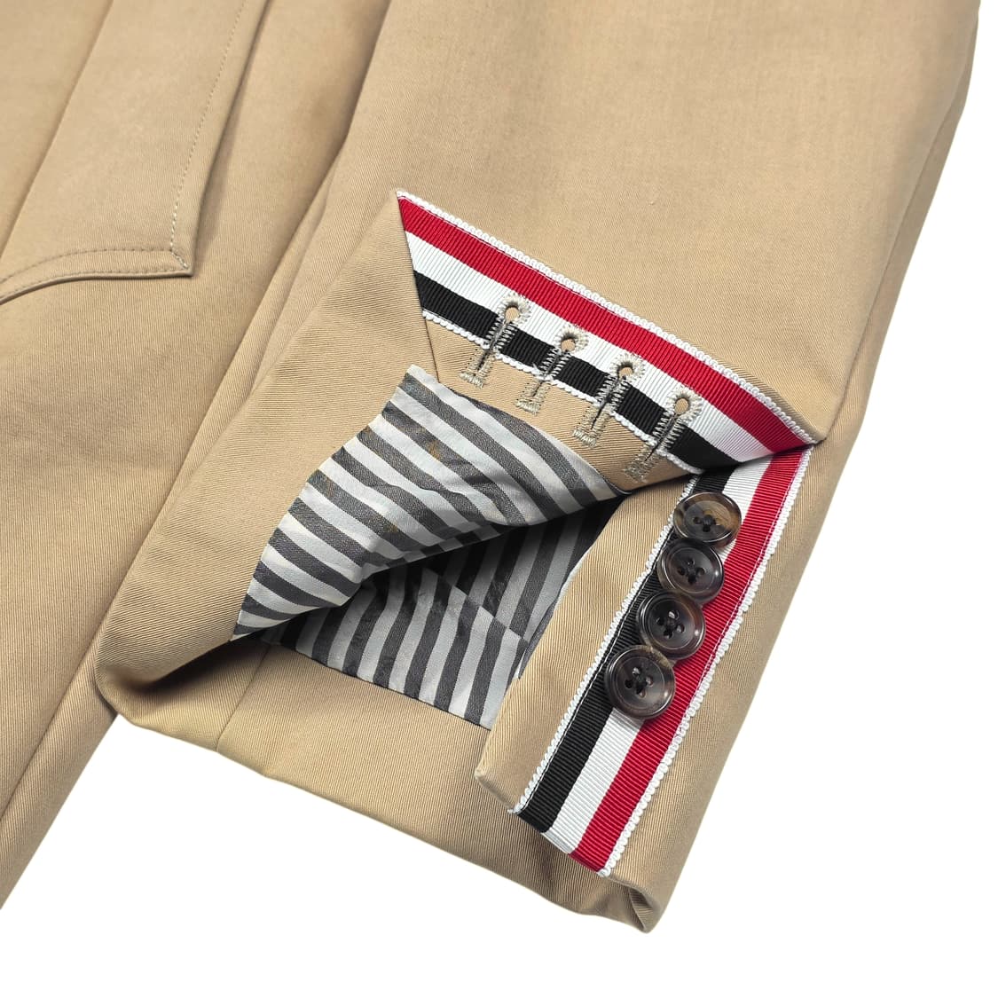 톰브라운 맥코트 상품이미지3