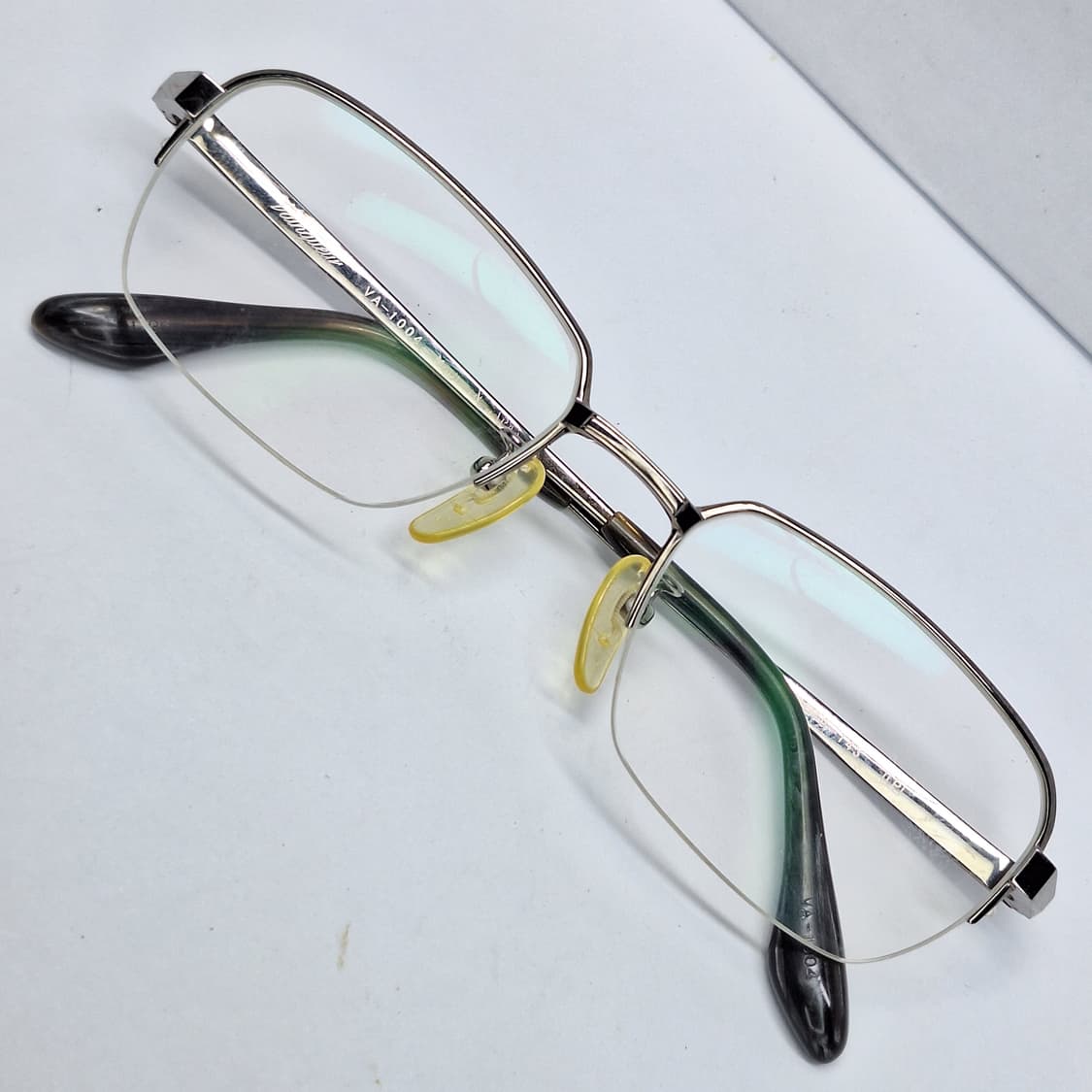 Vainqueur VA-1004 티타늄 이온도금 비즈니스 반무테 안경테 상품이미지1