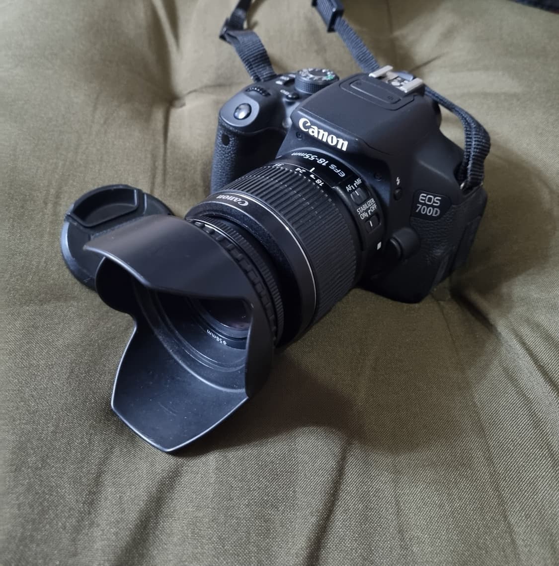 캐논 EOS 700D DSLR 카메라와 렌즈 팝니다. 상품이미지1