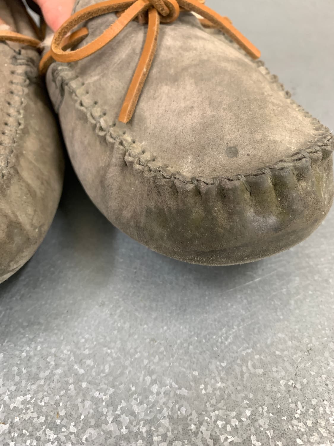 UGG 다코타 모카신 퓨터 250 상품이미지5