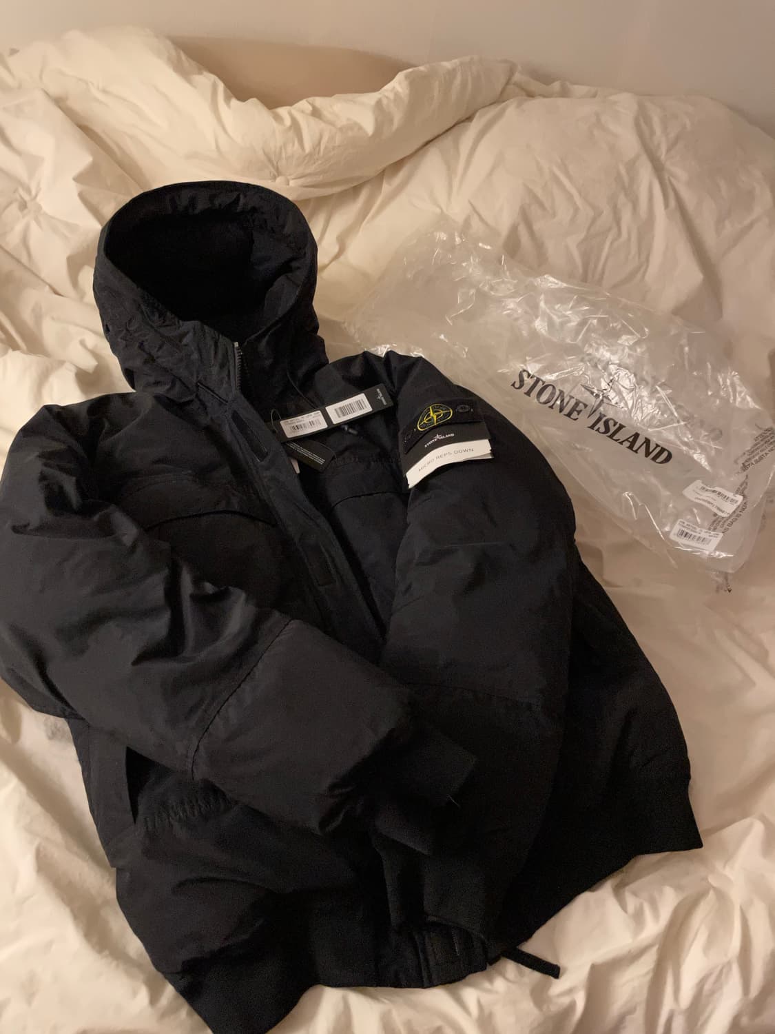 스톤아일랜드 마이크로랩스 다운 L사이즈 상품이미지1