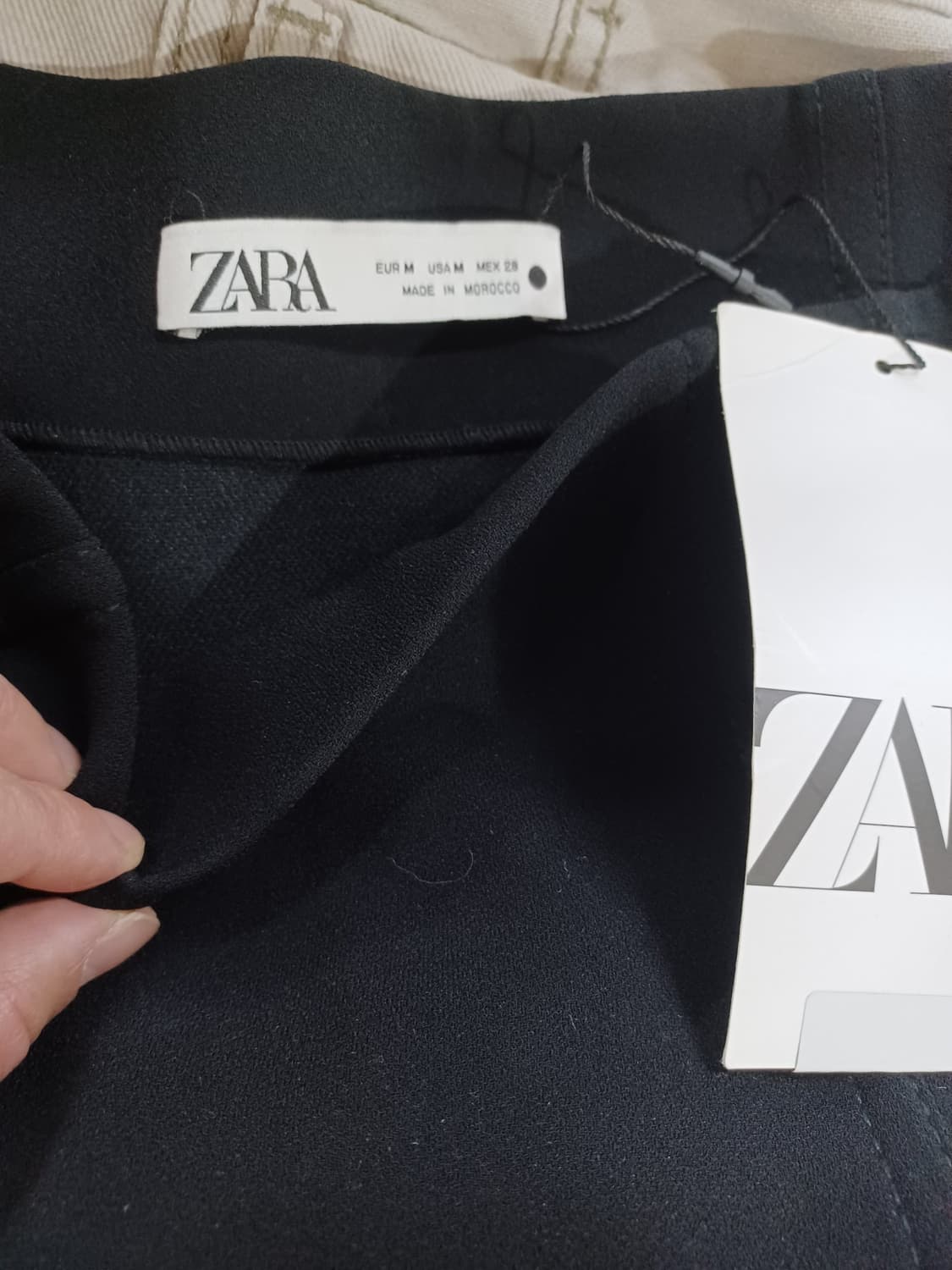 ZARA 자라 블랙 미니 스커트  상품이미지4