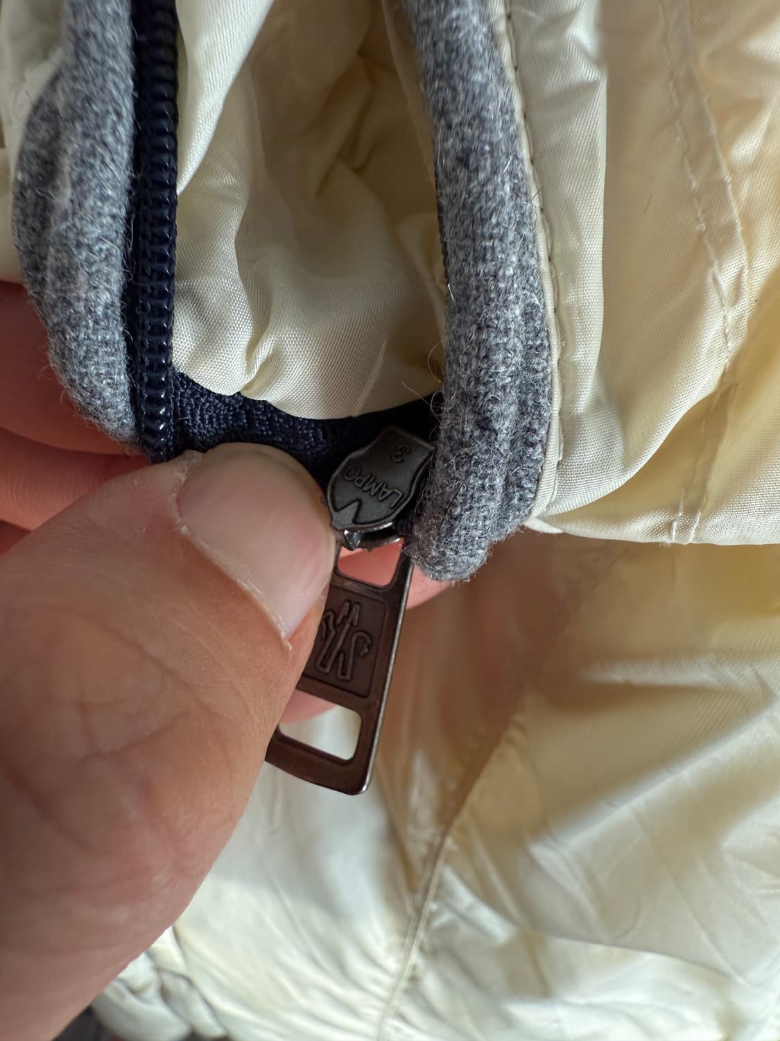 몽클레어(MONCLER) 울 패딩(LAMPO ZIP) 상품이미지5