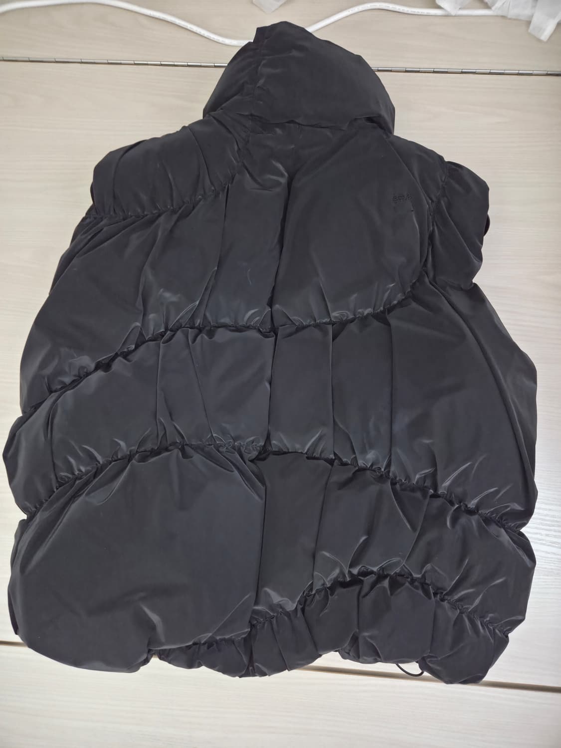 아더에러 아렌 다운 베스트m 팔아요 상품이미지4