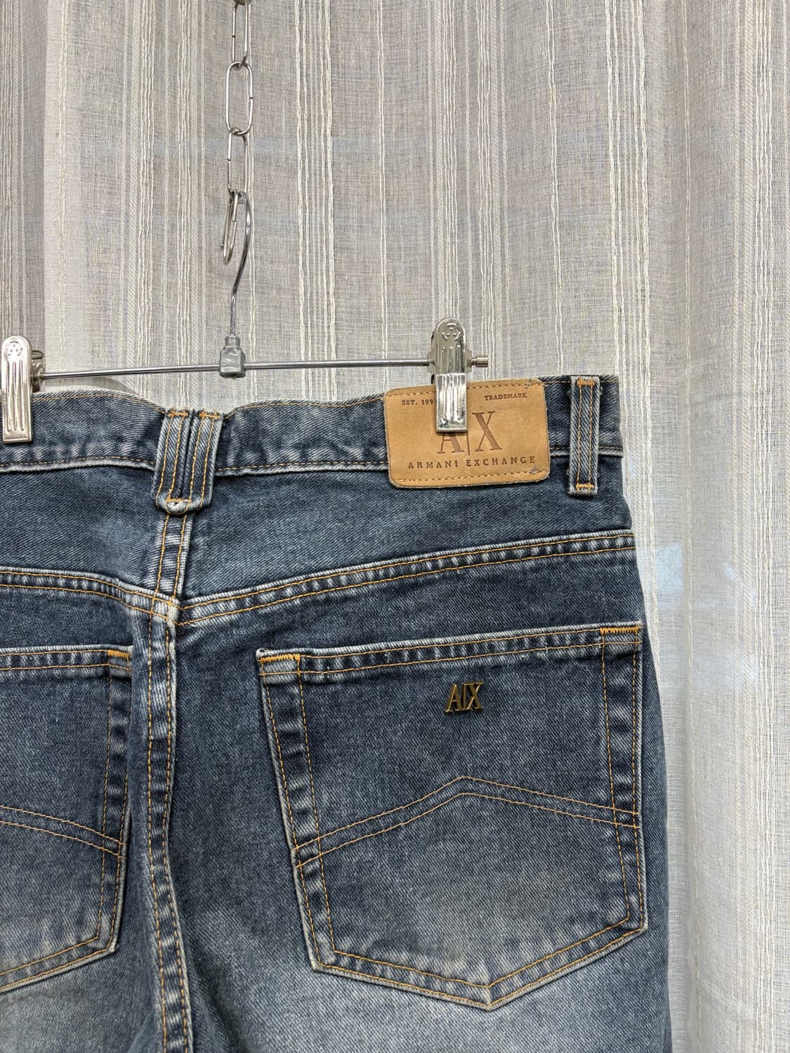 아르마니 익스체인지 AX 릴랙스드 핏 워싱 데님 팬츠 상품이미지8
