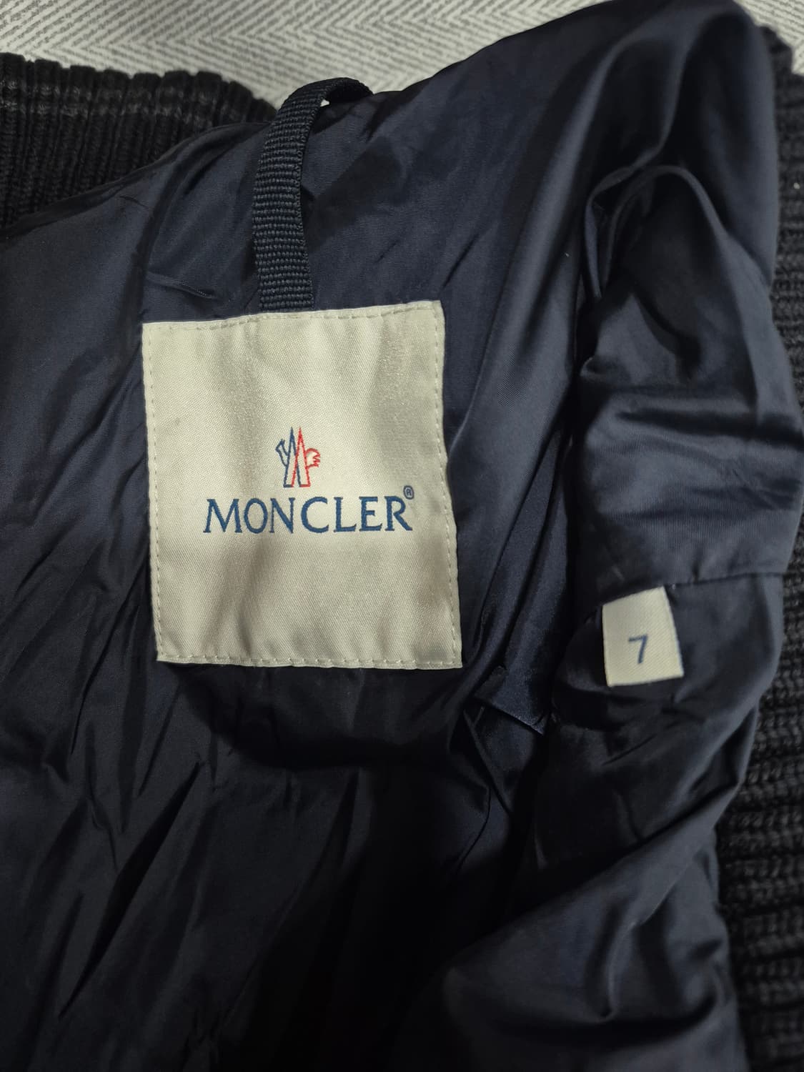 몽클레르(Moncler) 'Rillieux' 다운 패딩 점퍼 남성 110 상품이미지5