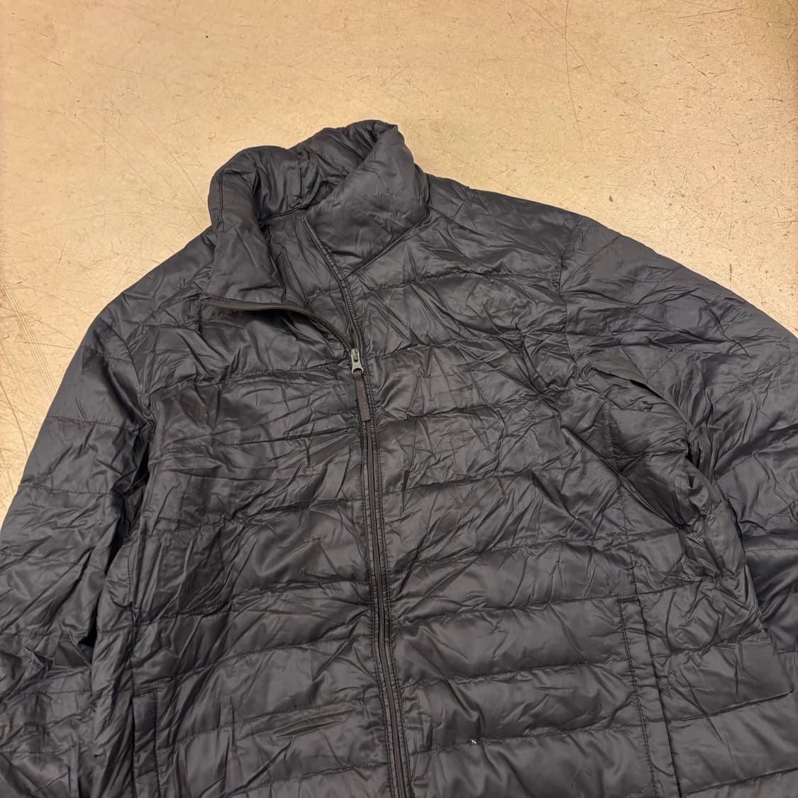 유니클로 경량 패딩 상품이미지2