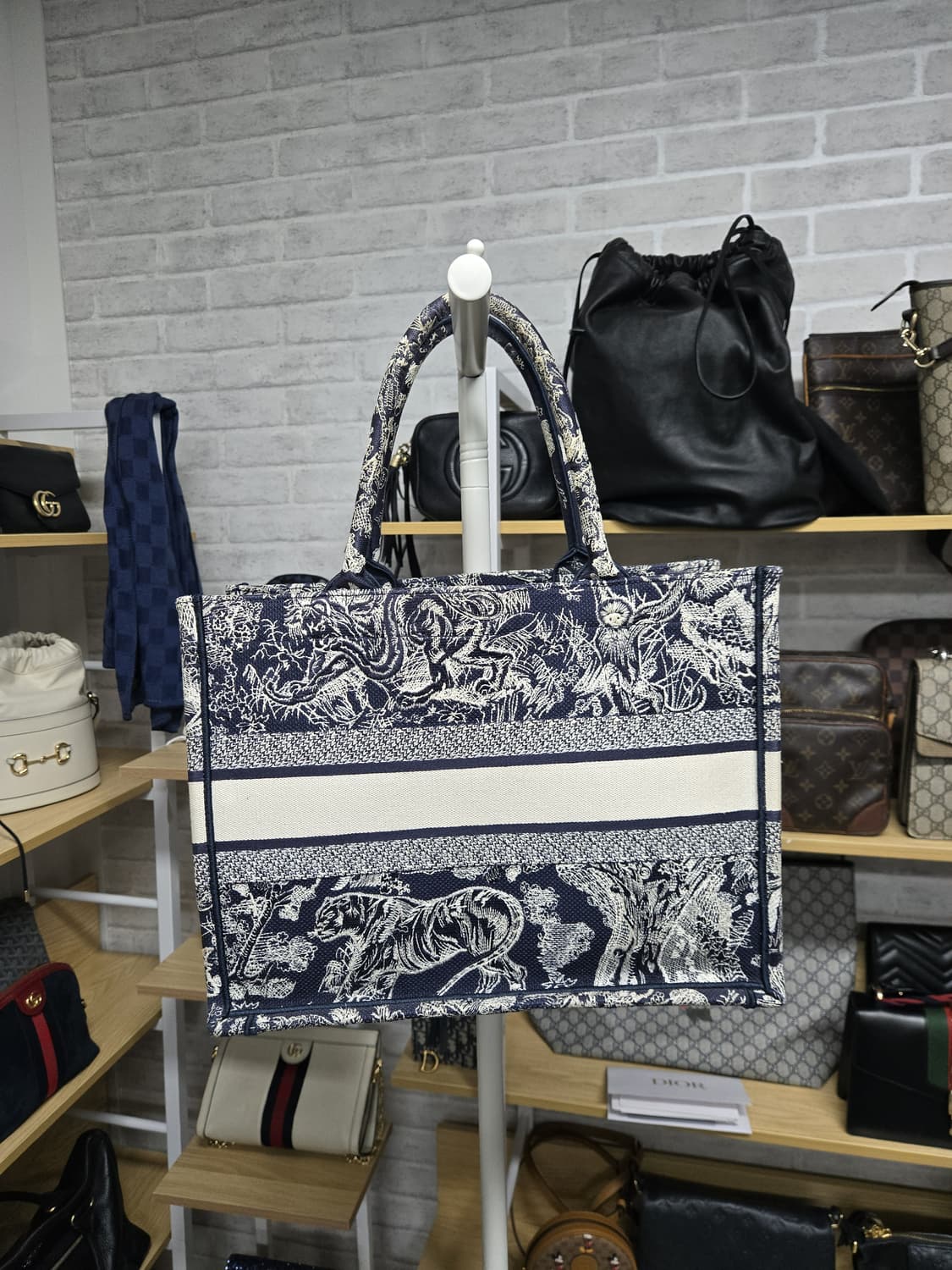 [A급컨디션]디올 트와일라잇 북토트백 미듐 상품이미지1