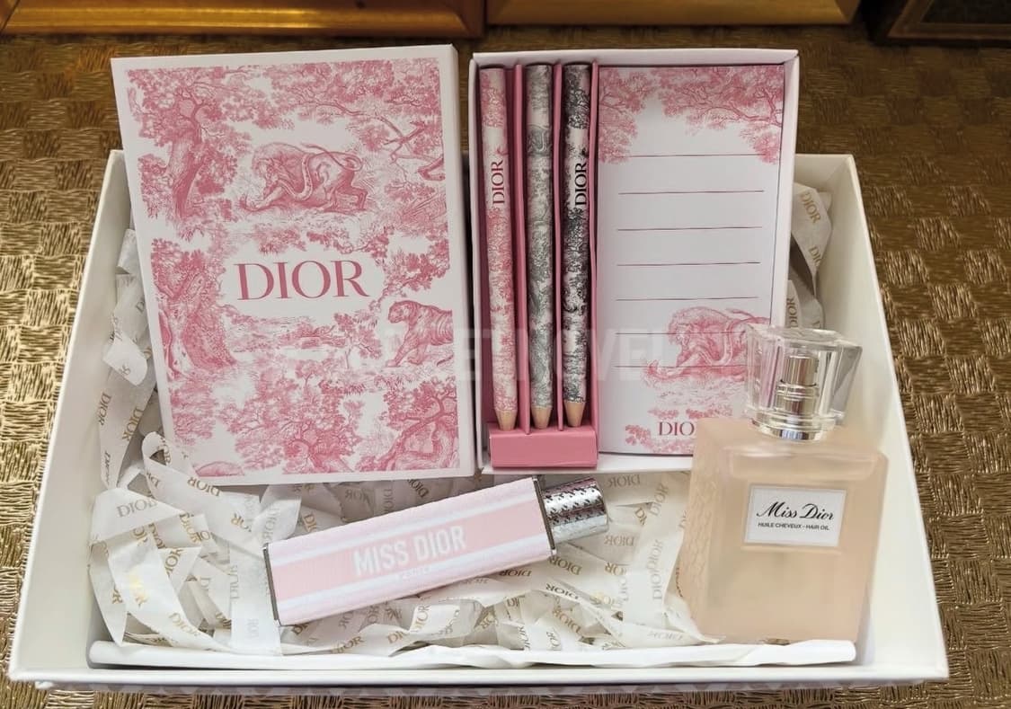 2025 디올뷰티 힌정판 메모지&색연필 세트 상품이미지2