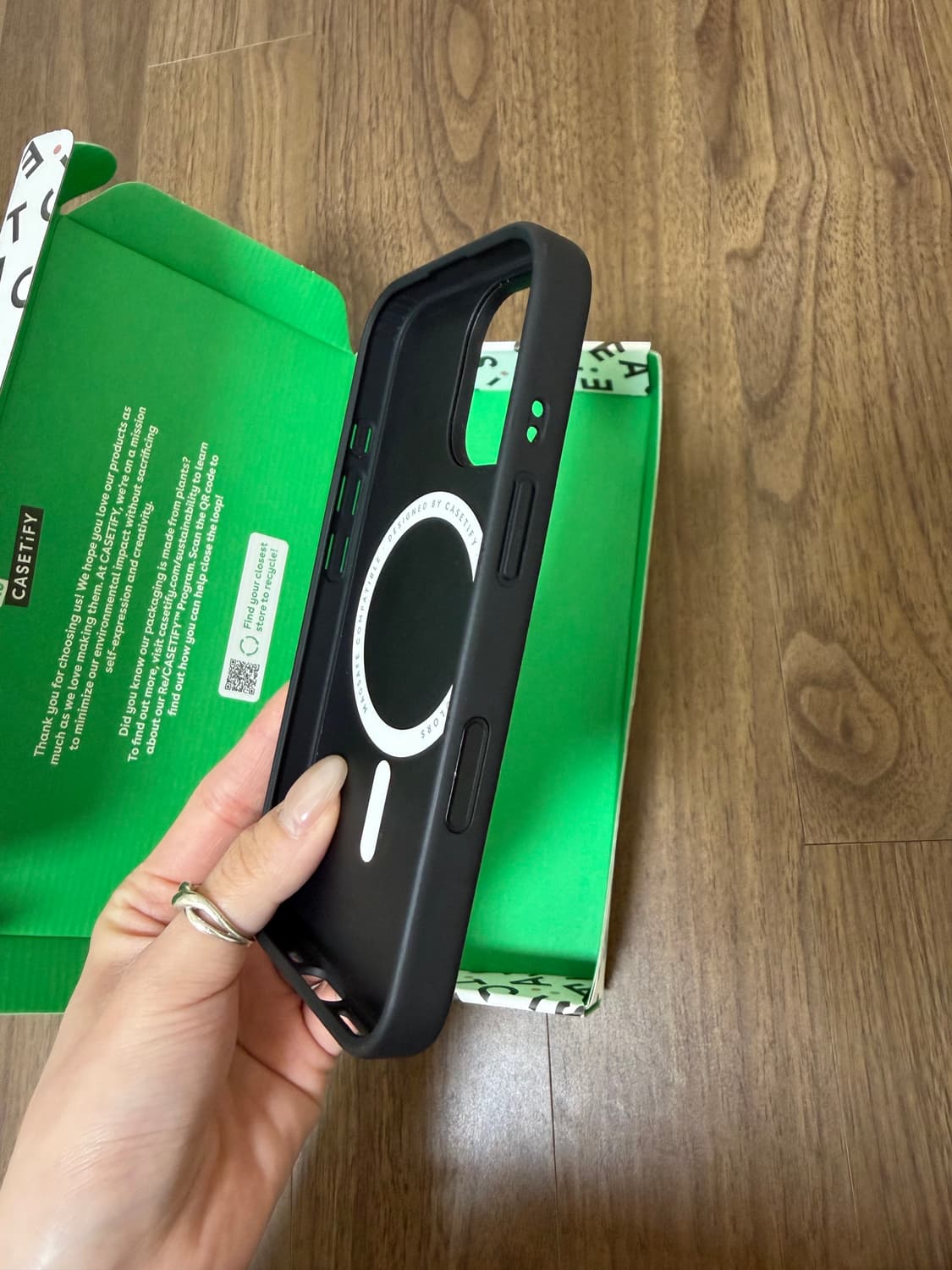 케이스티파이 블랙 도트 케이스 아이폰17 상품이미지3