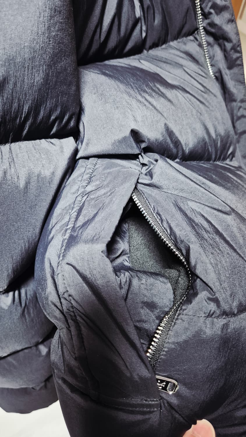 캘빈클라인 ck 덕다운 패딩 점퍼 팝니다. 상품이미지8