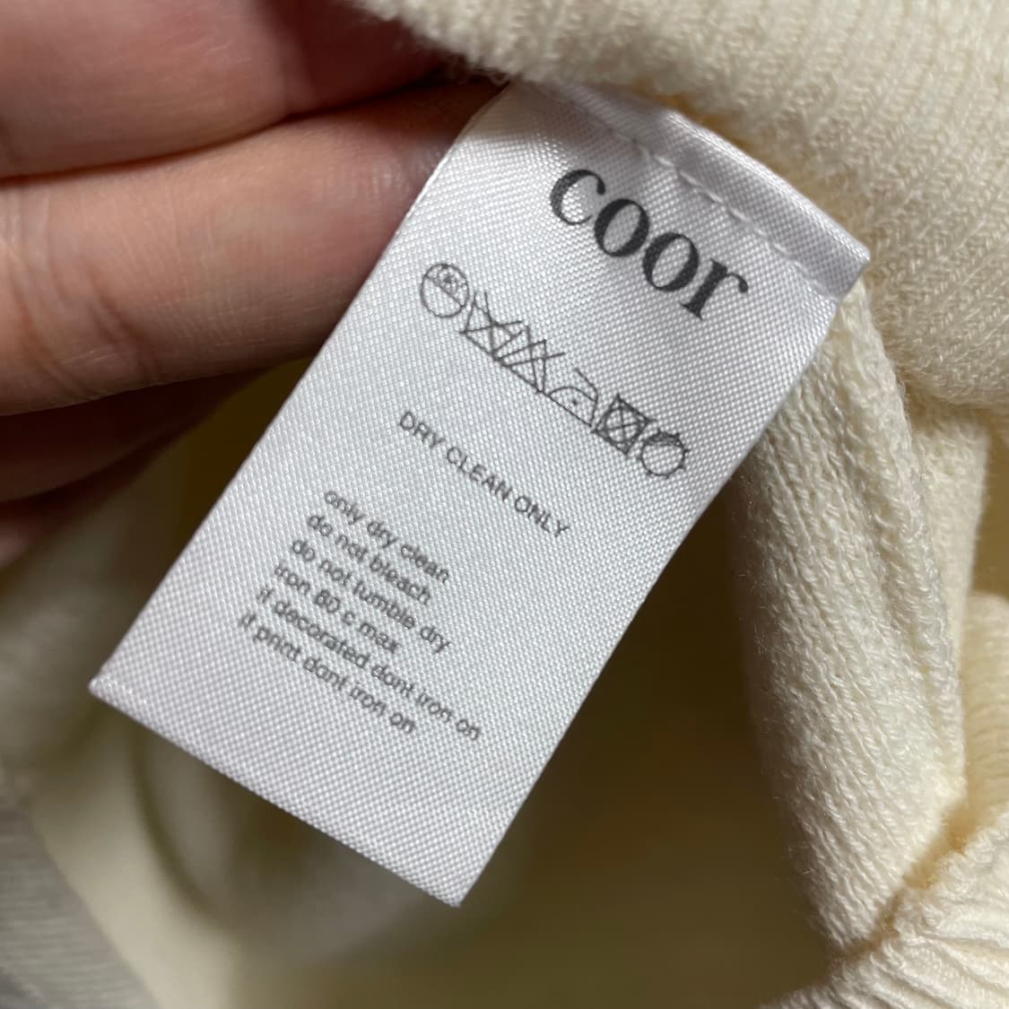 [L] 쿠어 아이보리색 긴팔 니트 스웨터 상품이미지3