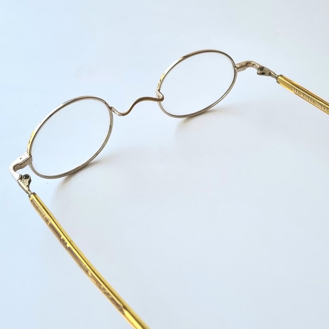 데드스탁 클래식 오벌 골드 메탈 콧등 안경테 상품이미지4