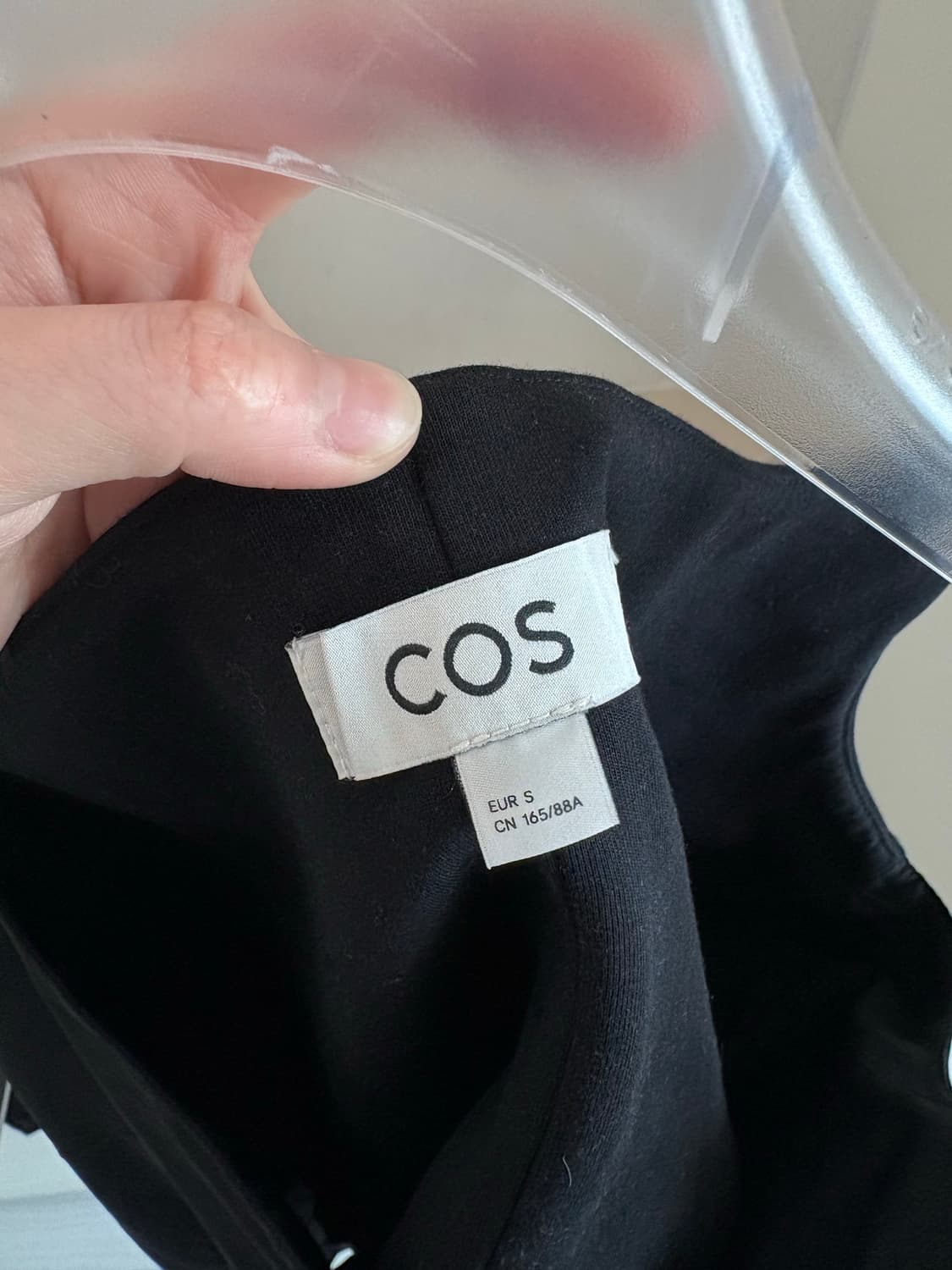 COS 콘트라스트 패널 미디 드레스 블랙 S 상품이미지5