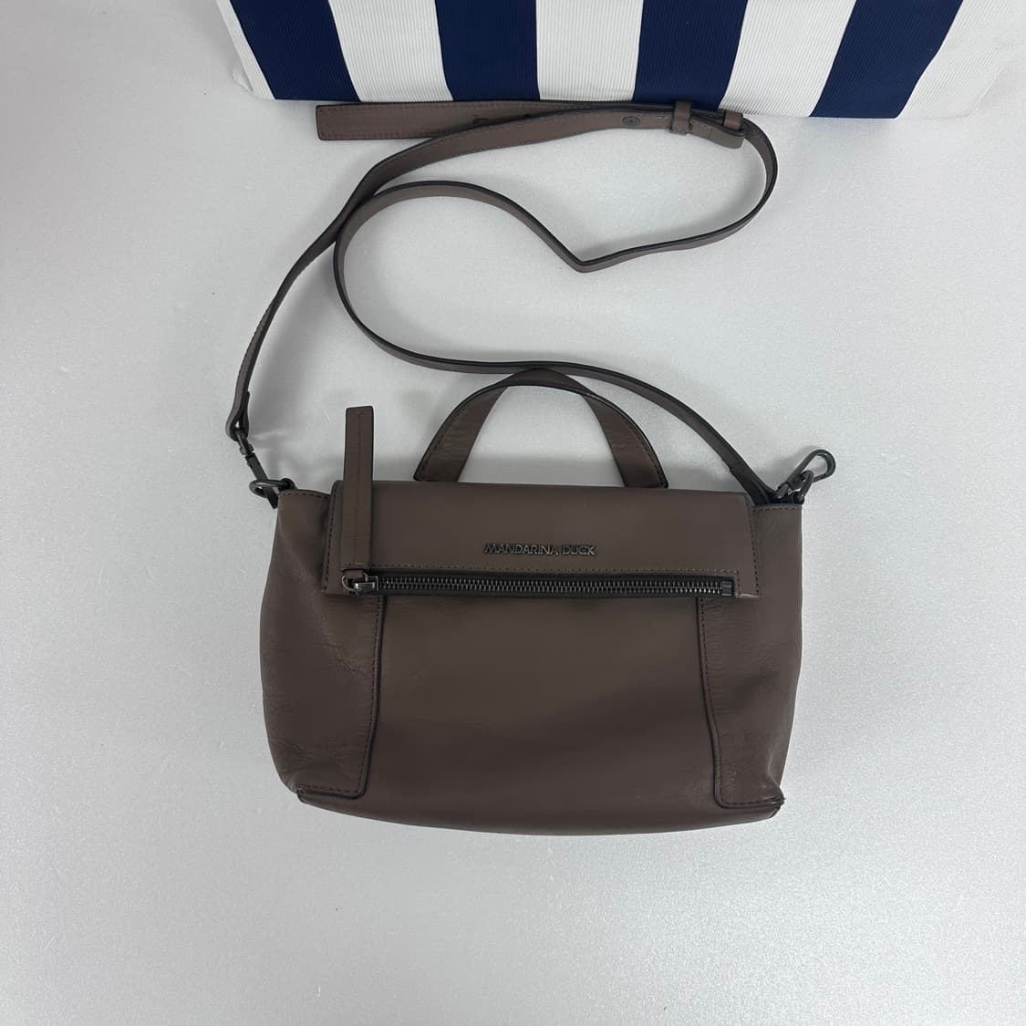 MANDARINA DUCK 만다리나덕 가죽 크로스백 상품이미지1