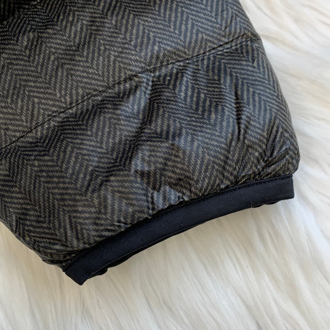 일본 유니클로 헤링본 패턴 덕다운 경량패딩 1818 상품이미지7