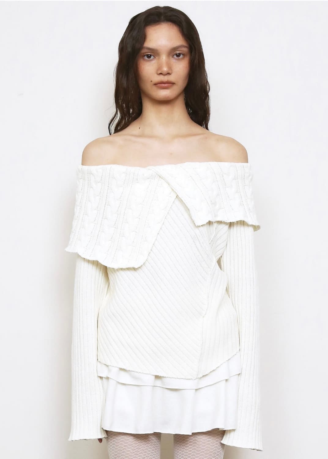 폴리수엠 청키 케이블 오프숄더 니트 크림  상품이미지1