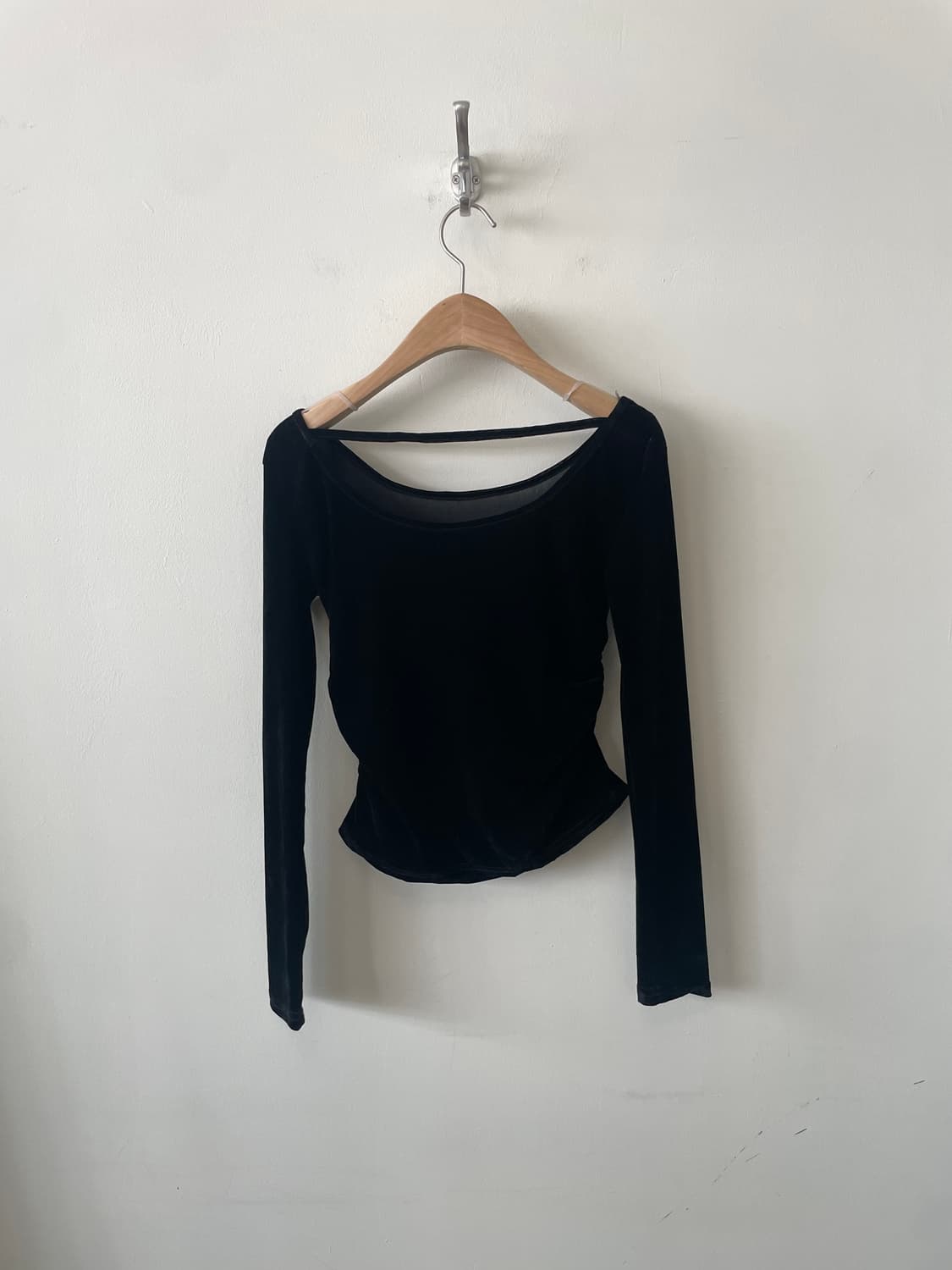 boat neck side shirring velvet top 상품이미지4