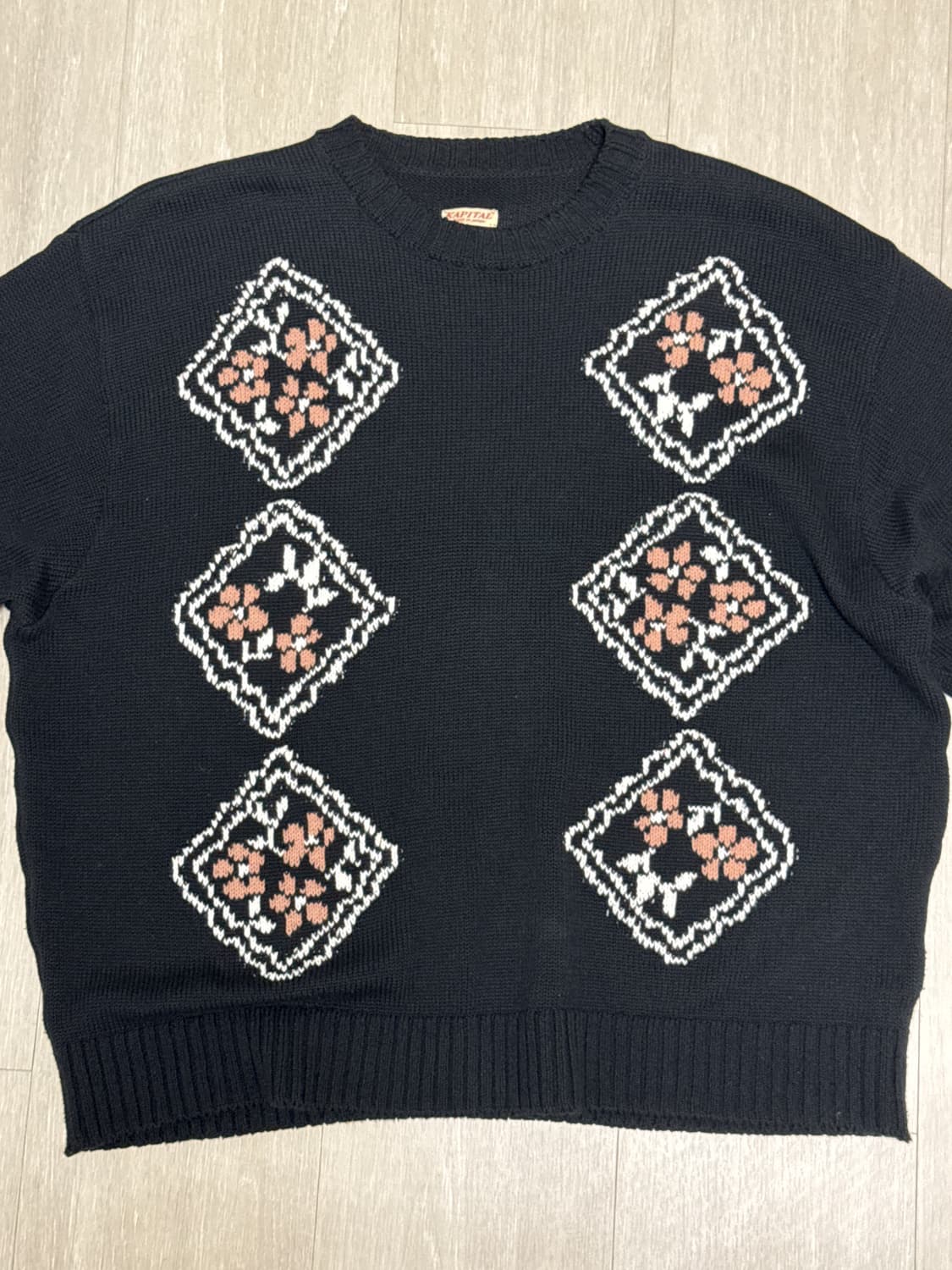 캐피탈 쿠키크루 스웨터 판매합니다 상품이미지3